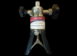 Hydraulic calibration handpump LMP 700 Leyro Instrument